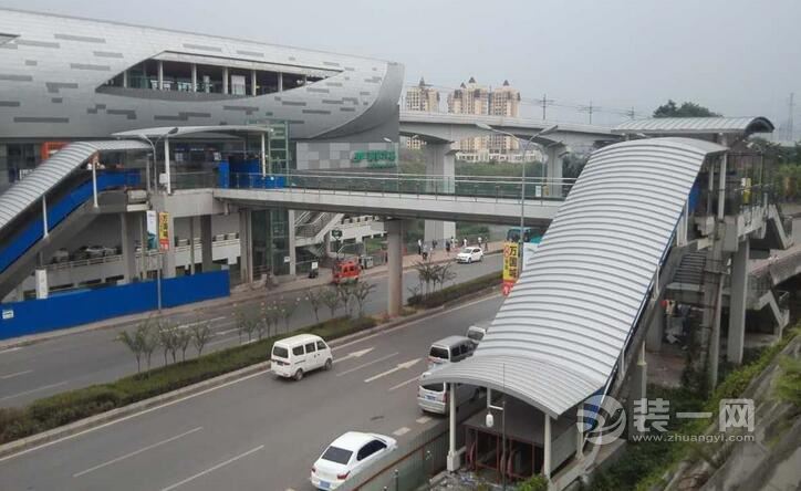 重庆300台轨道室外电扶梯装修新雨棚